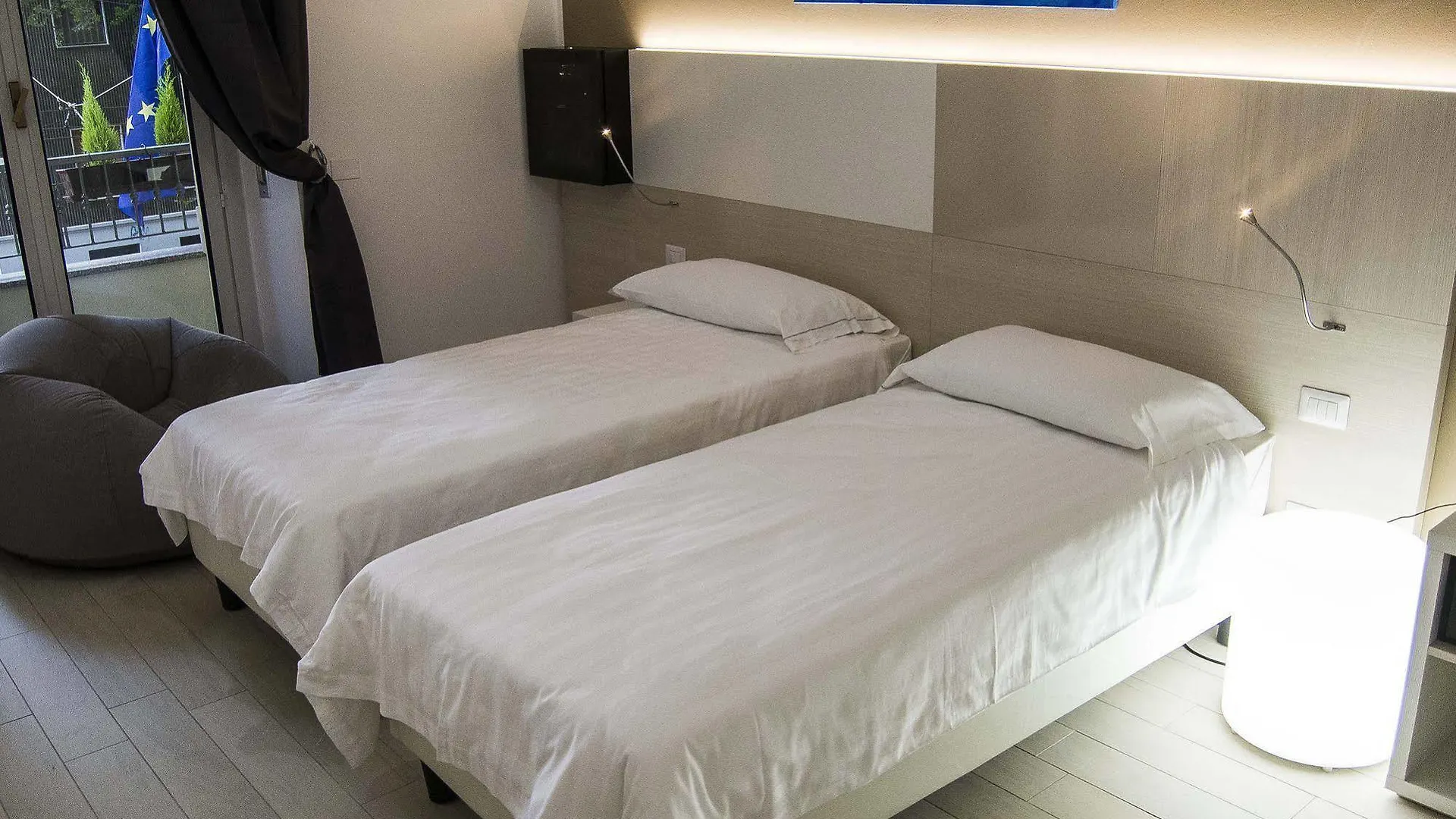 Hotel Boutique Duomo Milano 4*,  İtalya